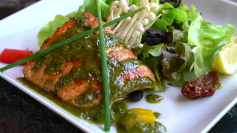 grilled-salmon-steak-with-salad