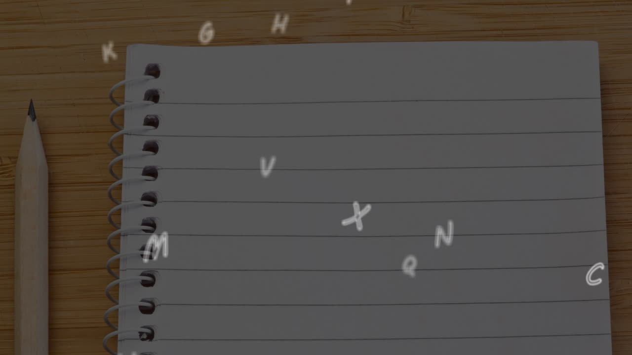 통치 된 노트북 과 연필 을 통해 바뀌는 글자 들 의 애니메이션