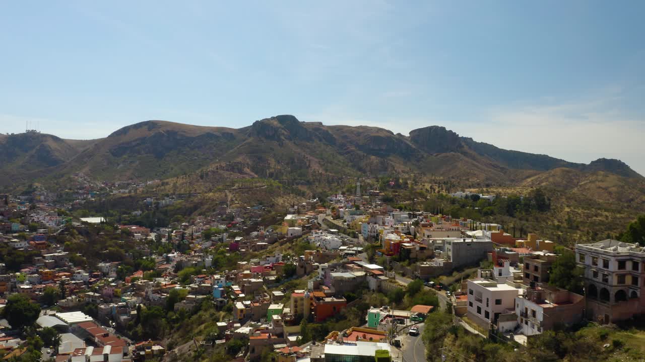 Vista aerea del paesaggio di Guanajuato in una calda giornata estiva