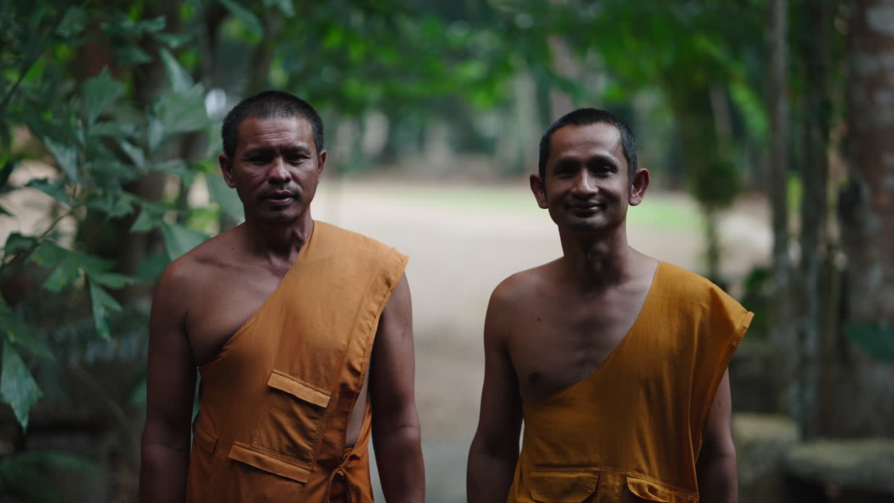 Due monaci buddisti in Cambogia
