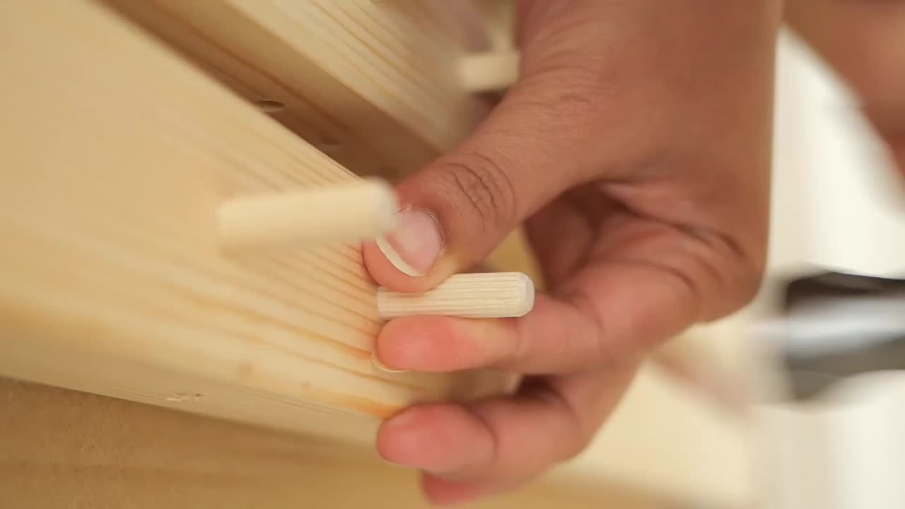 Woodworking project with dowels