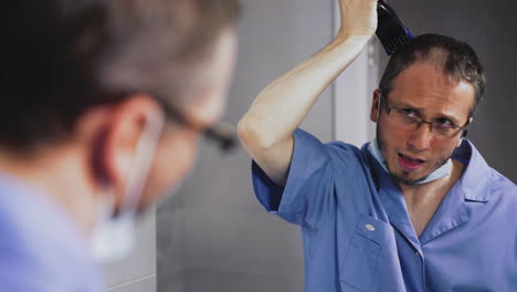 Retrato-De-Un-Joven-Médico-De-Pelo-Ligeramente-Gris-Y-Peludo