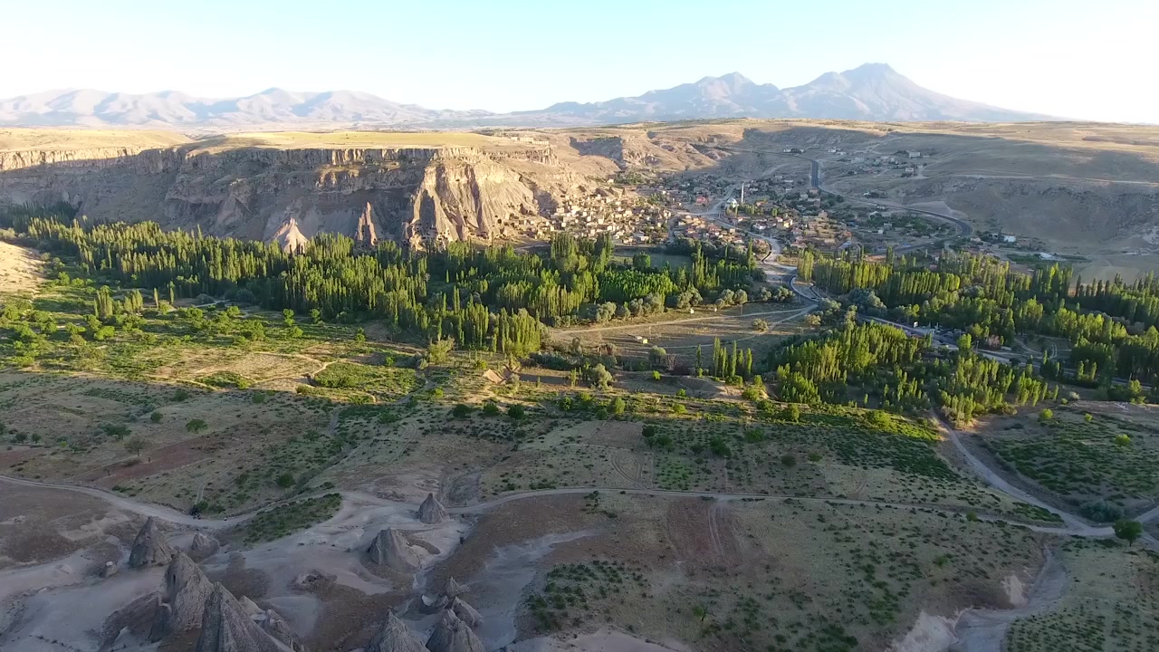 Veduta aerea dei Camini delle Fate e del Monastero di Selime in Cappadocia.