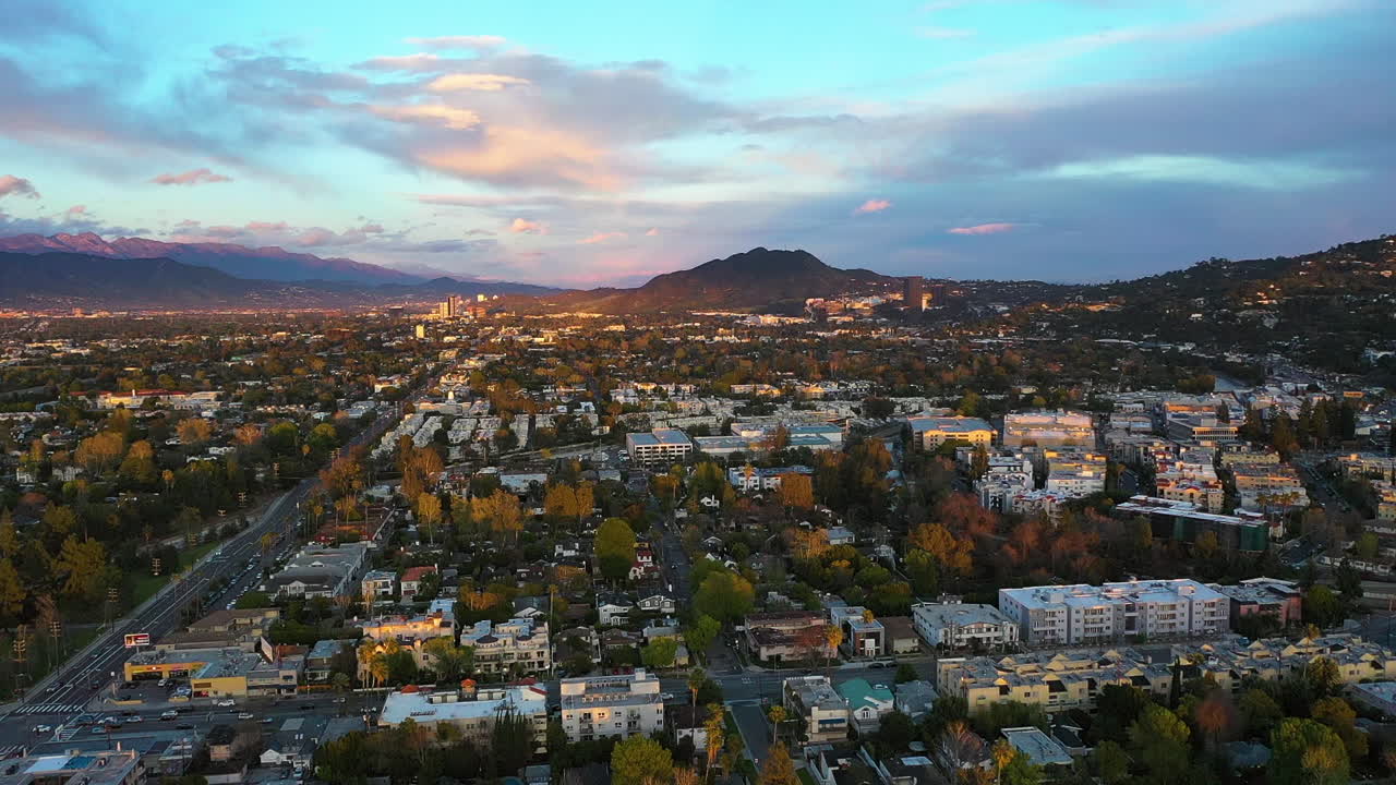 casas en el valle de san fernando, una noche vibrante en los ángeles - vista aérea
