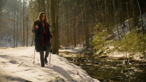 Woman-Nordic-Walking-Winter