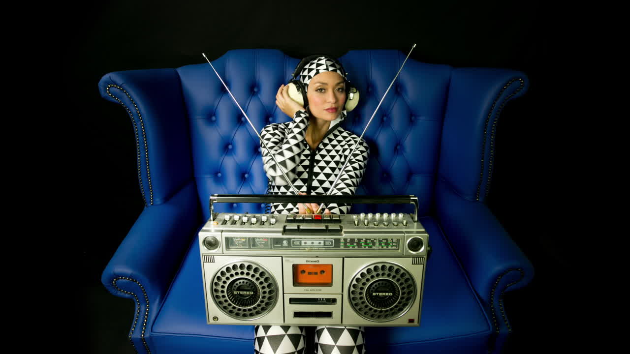 radiocasete mujer 02