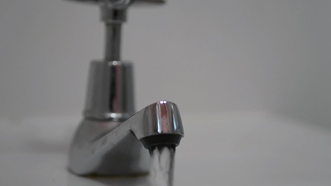 Turn running water tap off