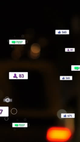 animación de iconos y números de redes sociales sobre luces de la ciudad fuera de foco