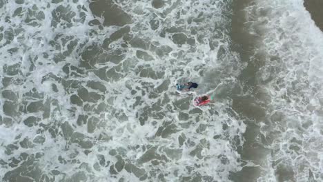 Bodyboard-Para-Niños-En-Ventura,-California-Beach