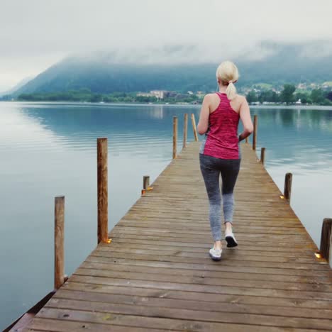 Morgens-In-Den-Alpen-Am-Bergsee