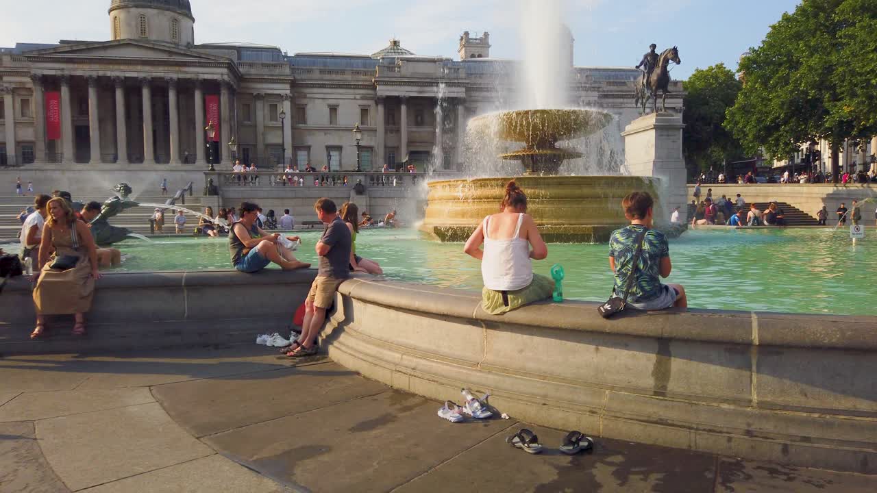 Trafalgar Square, London, England -  19-July-2022, The Fountains Trafalgar Square - On A Hot Summers Day