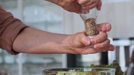 Woman-preparing-a-salad