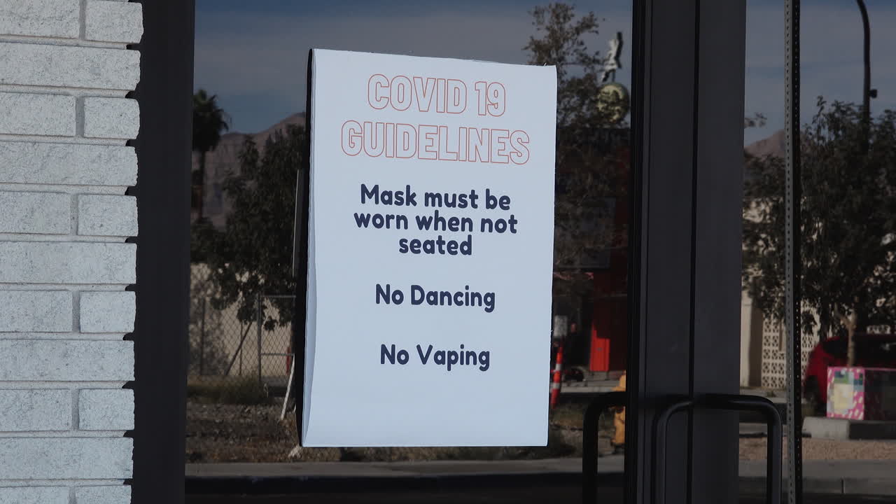 señal de covid 19 en el edificio