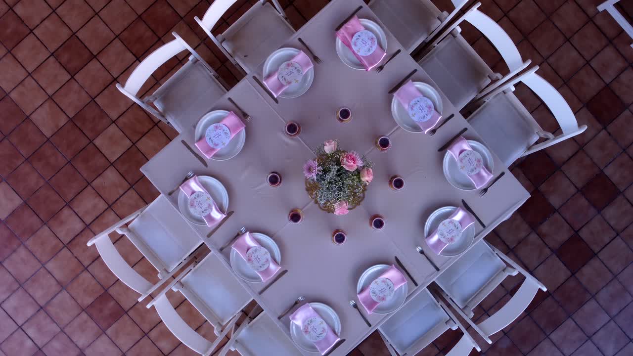 Simple and elegant party table