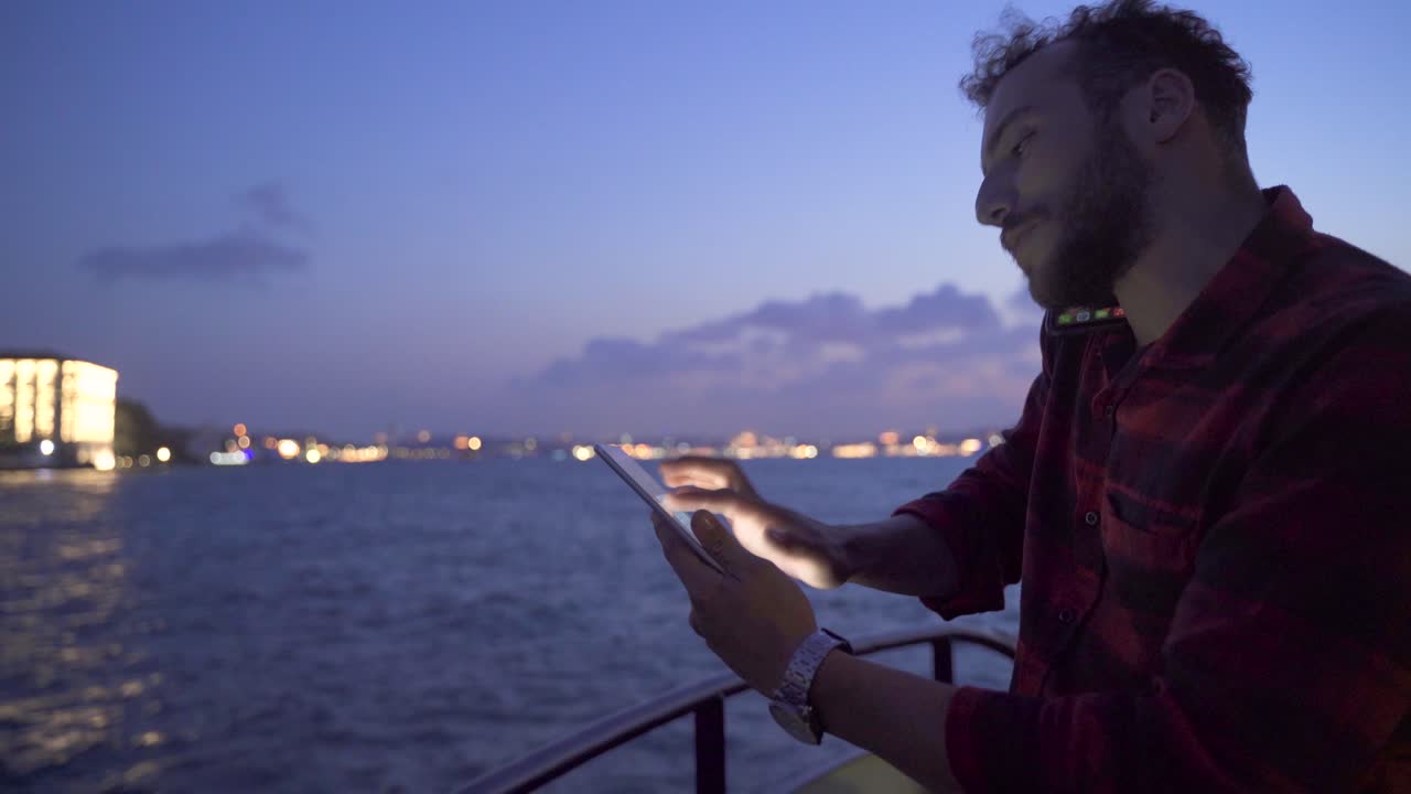el uso de tablets y teléfonos en el ferry funciona.
