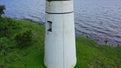 Small-historic-light-station-in-Madisonville,-Louisiana