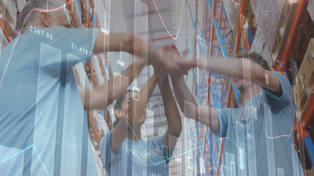 창고에서 일하는 사람들에 대한 데이터 처리의 애니메이션