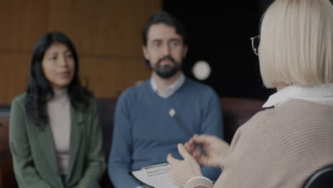 sesión de terapia de parejas