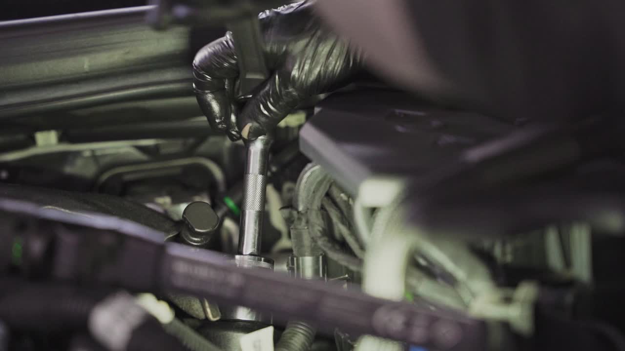 tuerca de apriete mecánico del motor del coche