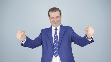 un hombre de negocios confiado.