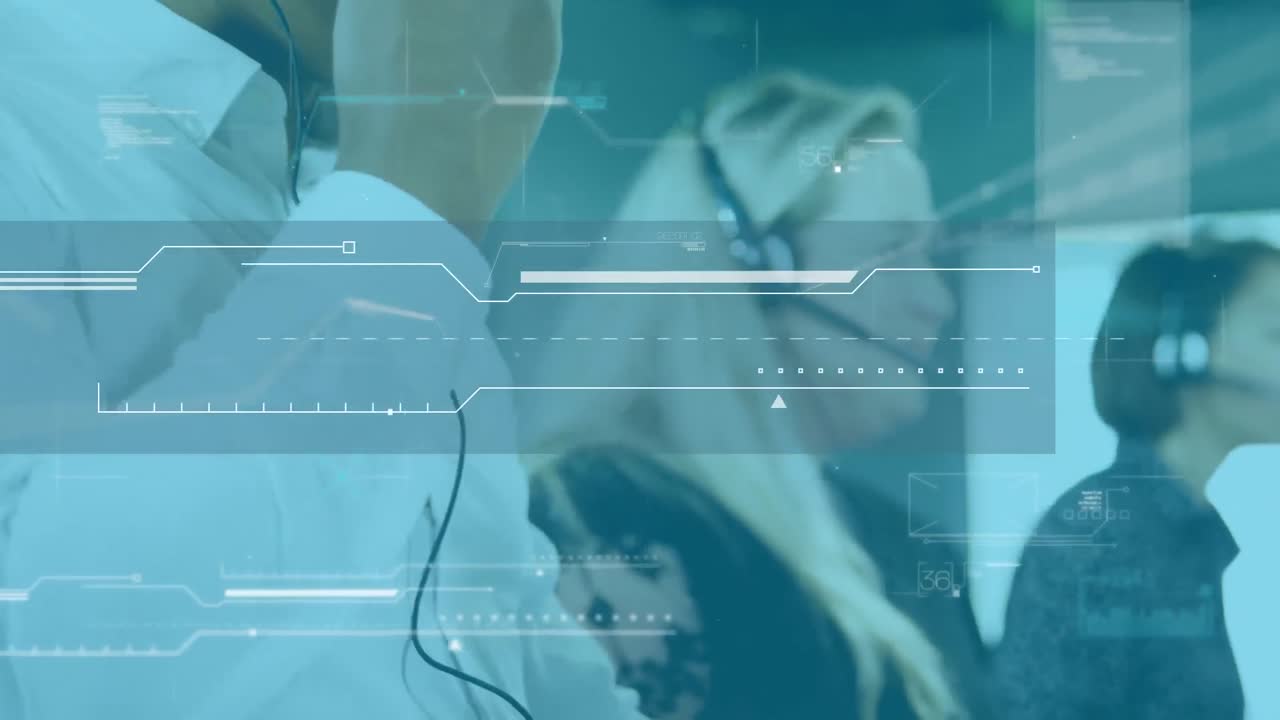 사무실에서 일하는 아프리카계 미국인 남성 고객 서비스 임원에 대한 데이터 처리