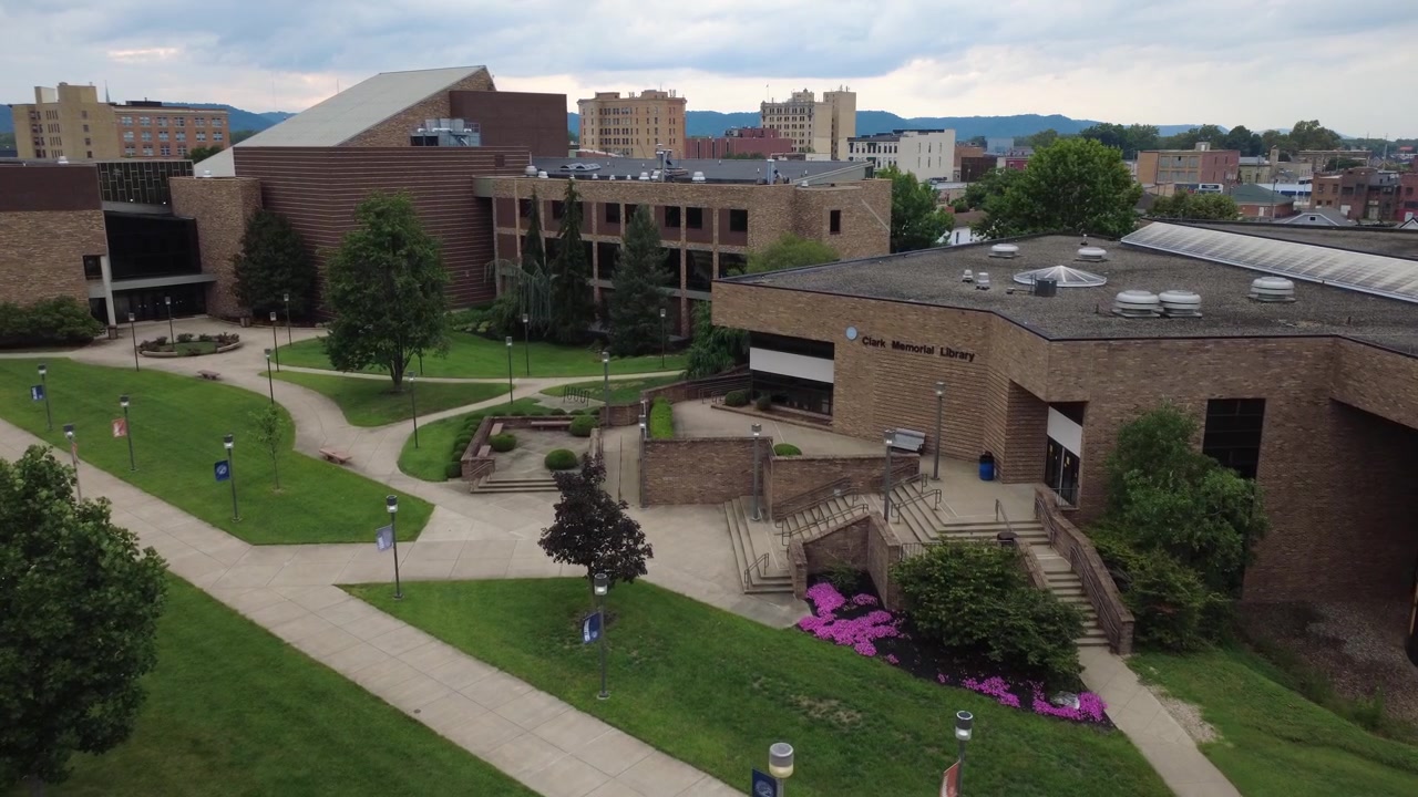 Dronebilde av Shawnee State University i Portsmouth, Ohio
