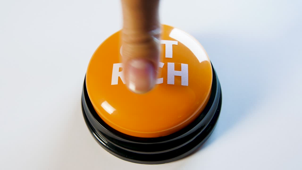 concetto di arricchire velocemente. donna che spinge il pulsante del denaro lucido per diventare più ricco. guadagnare denaro facile e ricchezza. modo semplice per fare soldi. storia del successo. fonte passiva di reddito. corso di guadagno