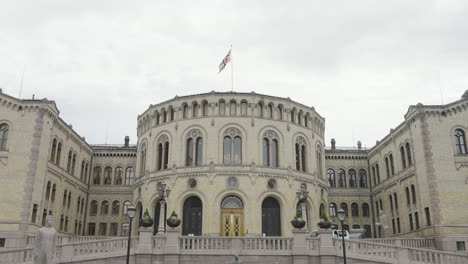 the norwegian parliament building in oslo