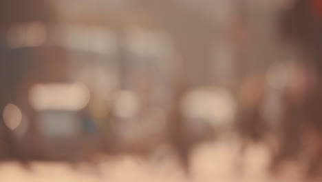 흐릿한 사람들, 교통과 도시 거리