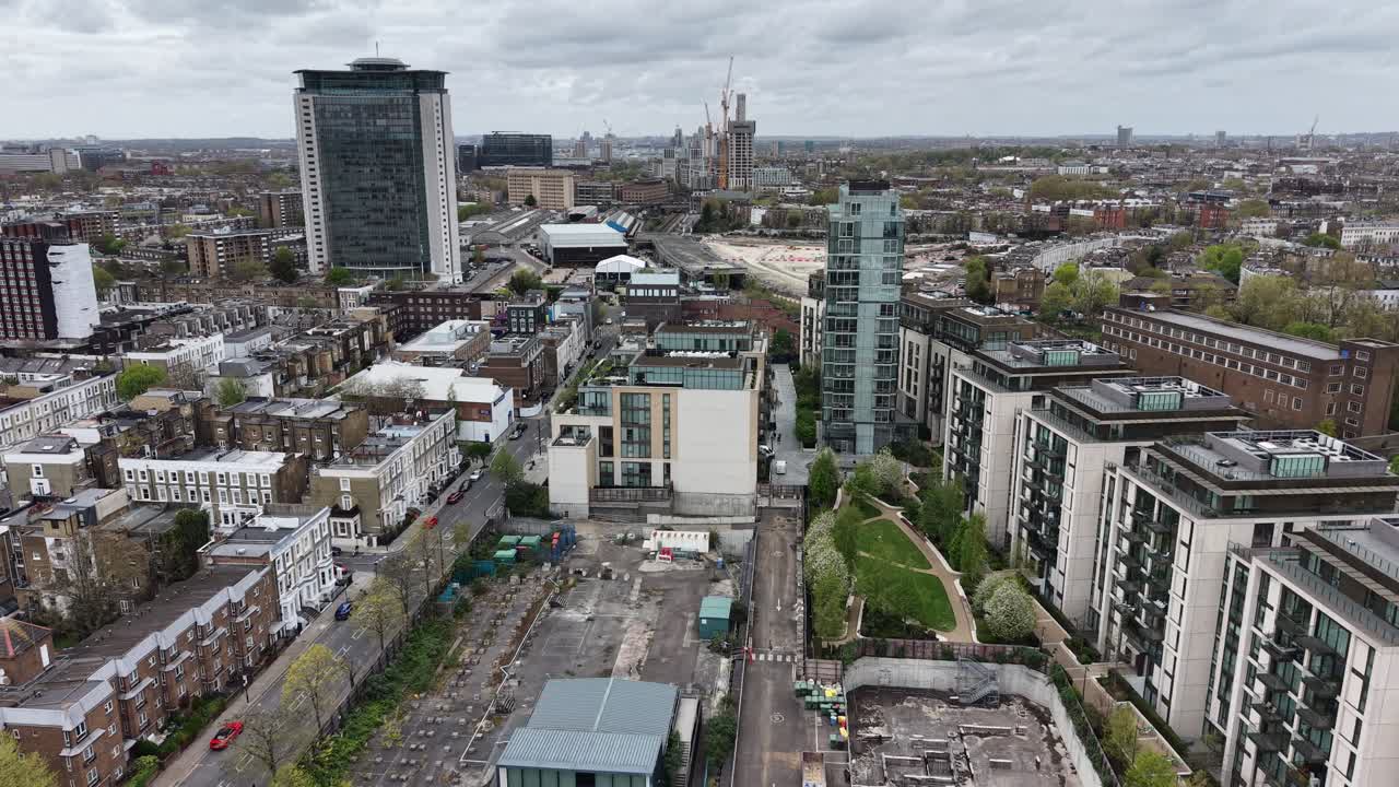Chelsea, Londra, Regno Unito: appartamenti e case di nuova costruzione, vista aerea con drone 4K