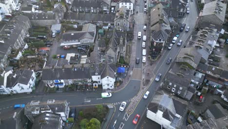 ciudad medieval de windermere, reino unido, vista por avión no tripulado