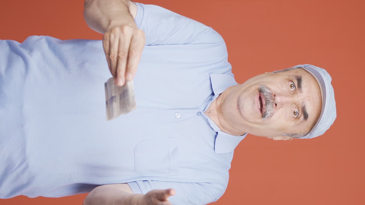 화난  ⁇ 은이의 수직 동영상.