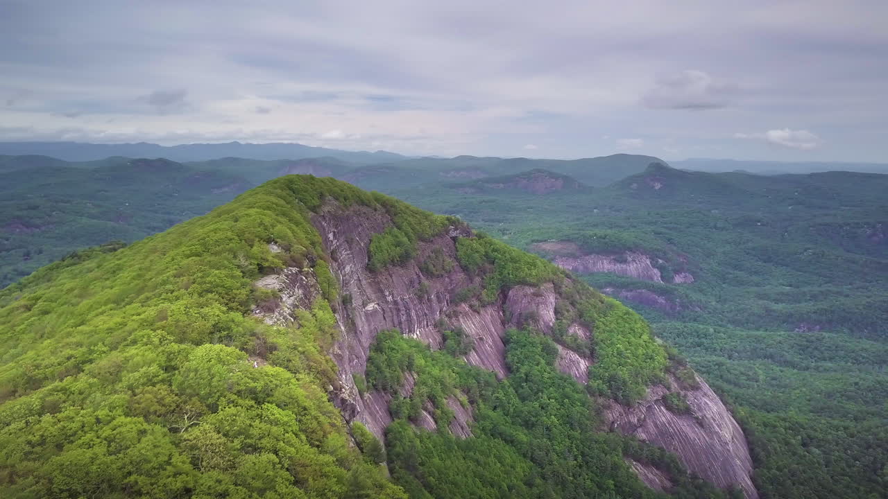 노스 캐롤라이나의 화이트사이드 산 상공 비행