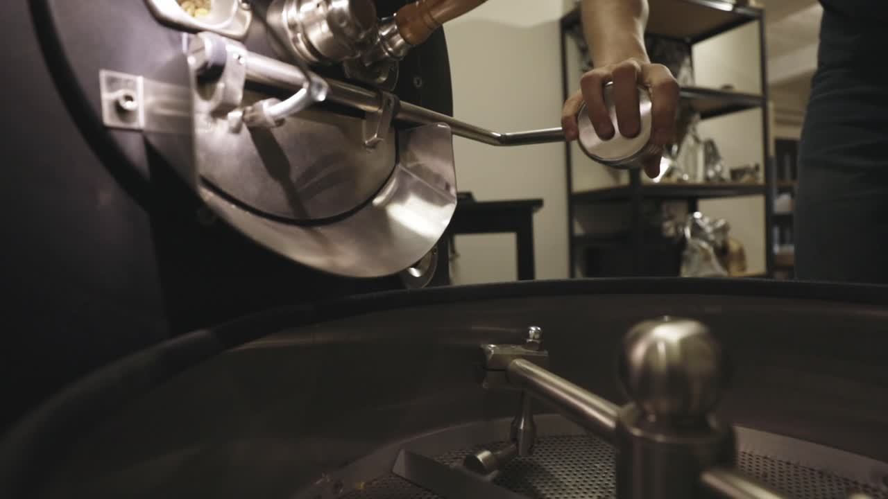 Tostatura artigianale del caffè: dal chicco alla tazza