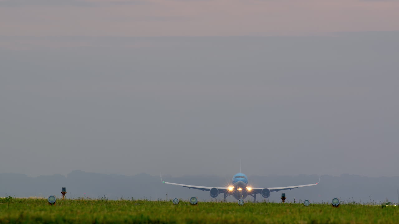 비행기 이륙 및 착륙