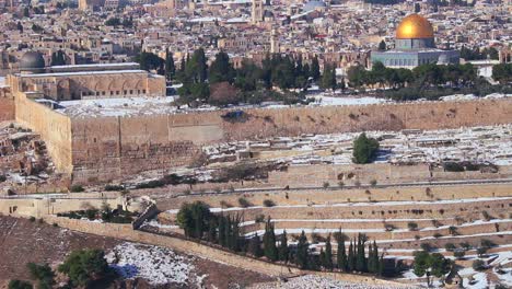 Amplia-Vista-De-Jerusalén-Y-El-Monte-Del-Templo-Tras-Una-Inusual-Nevada-2