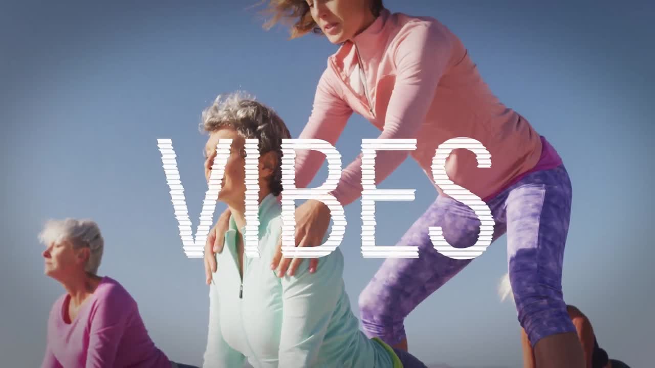 animación de las redes sociales vibra texto sobre mujeres mayores corriendo