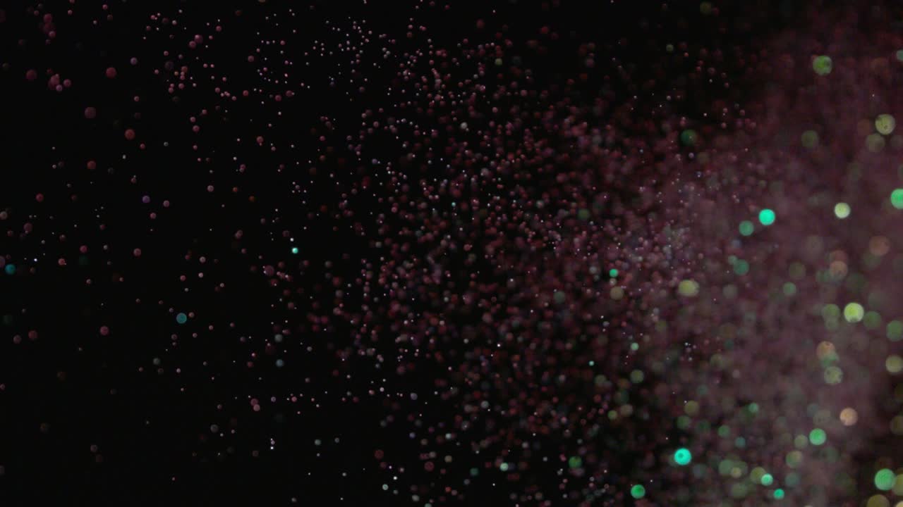 brillo realista explotando sobre un fondo negro