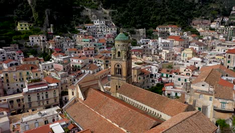 amalfi cathedral in the piazza del duomo