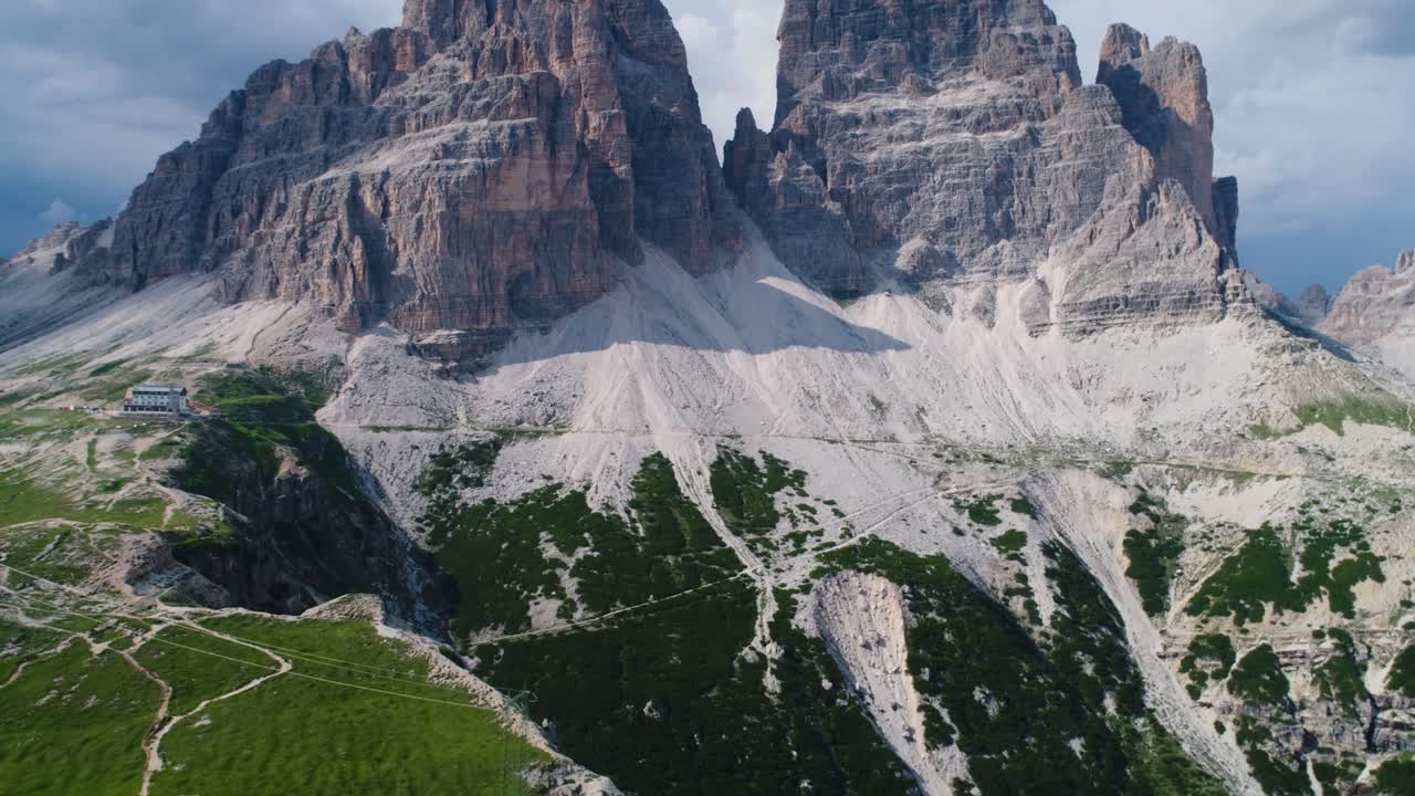 parque natural nacional de tre cime en los alpes dolomitas. la hermosa naturaleza de italia.