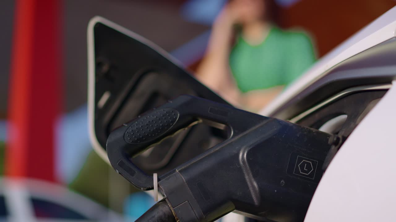 Зарядка электромобиля