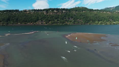 Hood-River-Kiteboarding-in-the-Columbia-River-Gorge-Kite-Boarding-Hood-River-Oregon