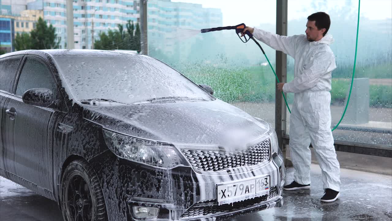 lavado de coches en curso