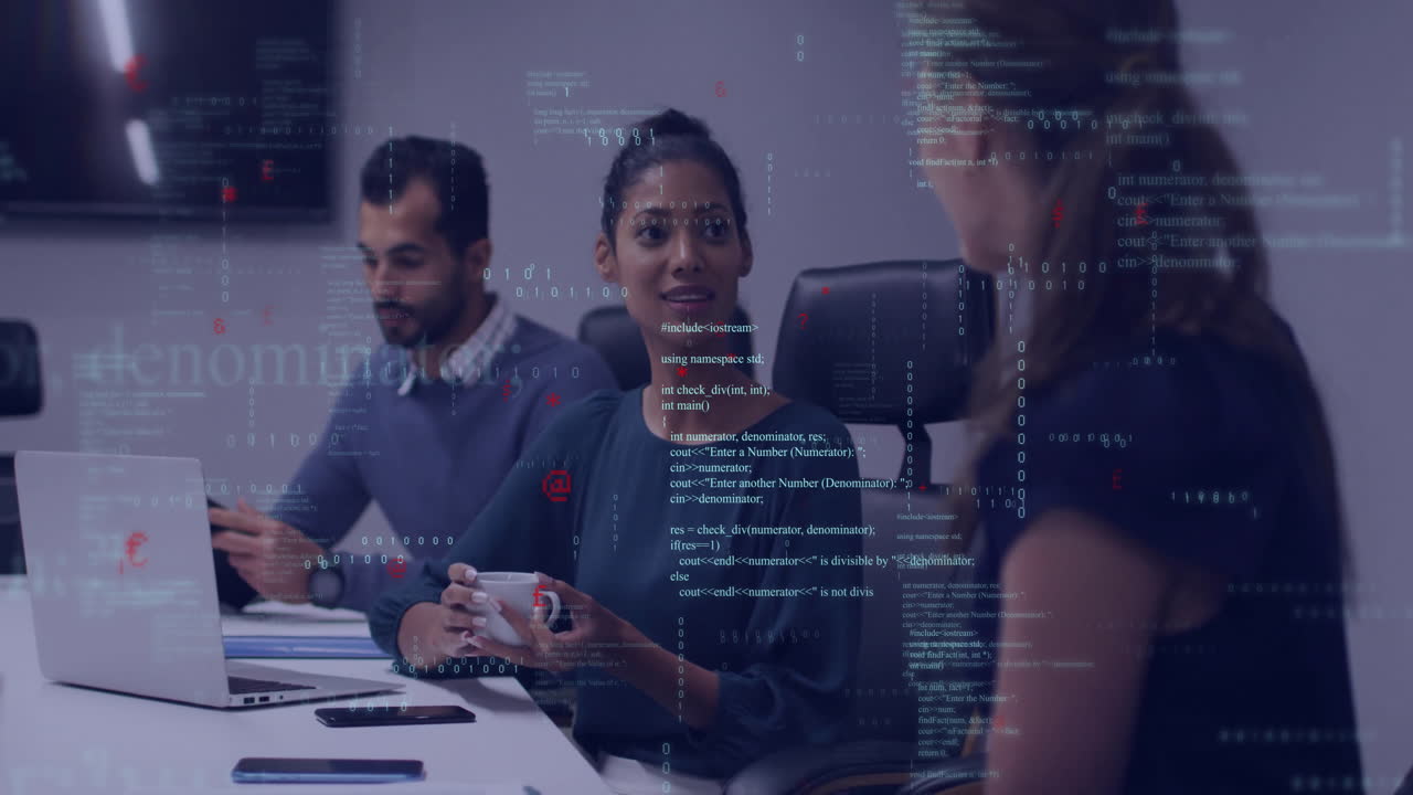 animación del procesamiento de datos financieros en diversos empresarios que trabajan juntos