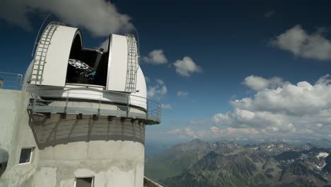 foto del telescopio midi0