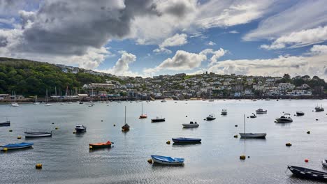 vista desde fowey sobre el estuario mirando hacia polruan