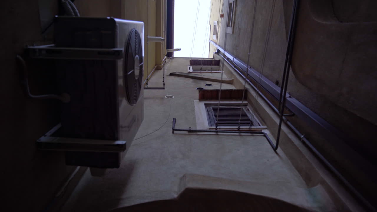 구시가지의 작은 이탈리아 안뜰