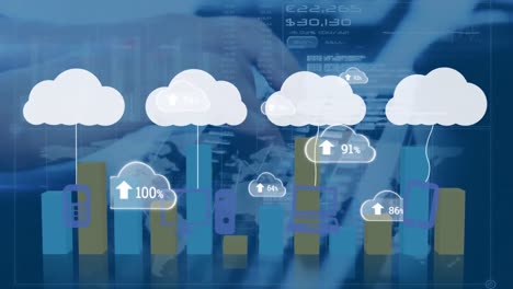 animación de nubes con números y gráficos sobre manos escribiendo en computadora portátil