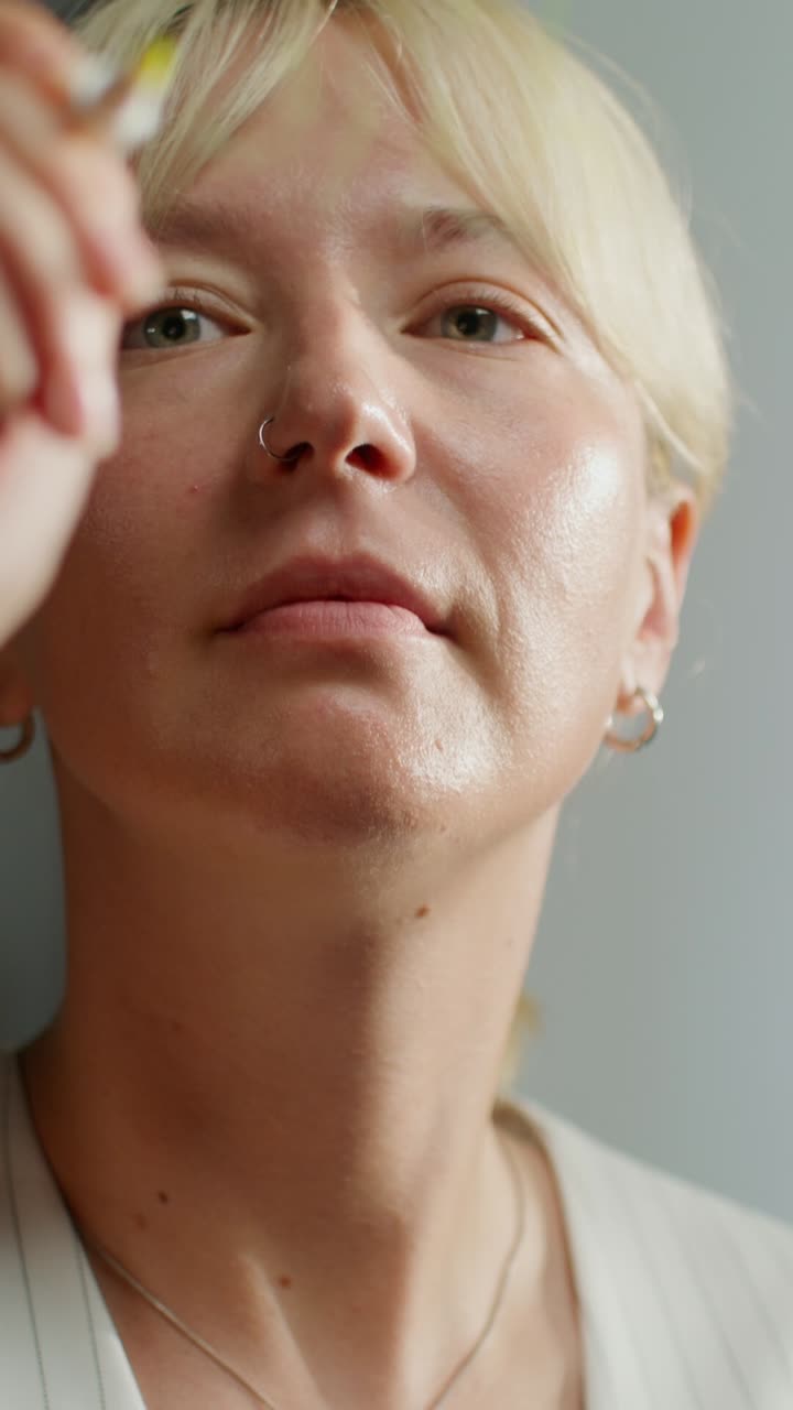 여자 의 클로즈업 초상화