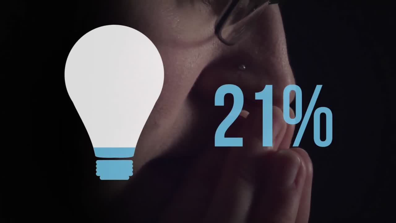 hombre al lado de la forma de la bombilla y los números se llenan de color